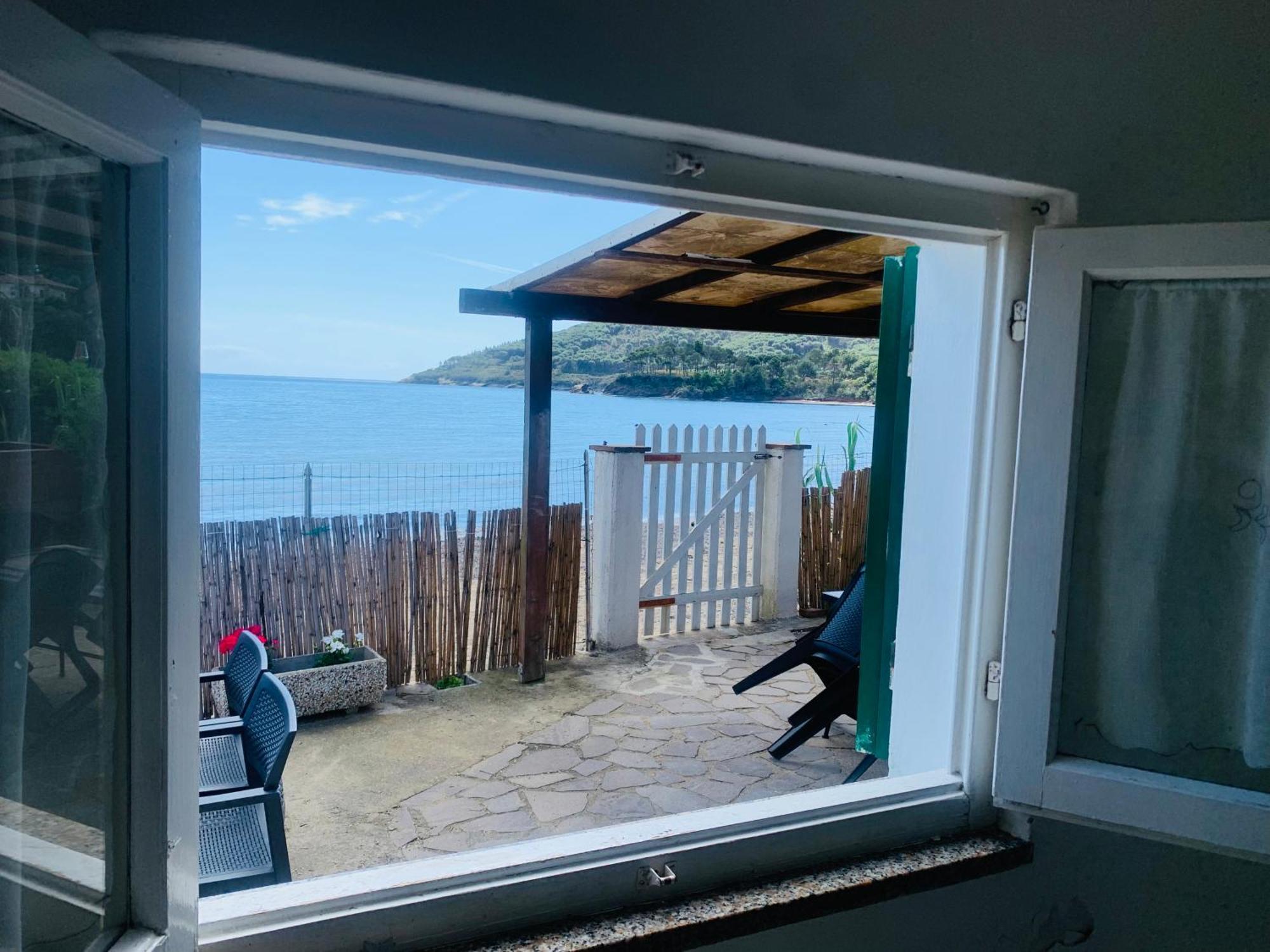 Casina Mare Sulla Spiaggia Capoliveri  Eksteriør billede