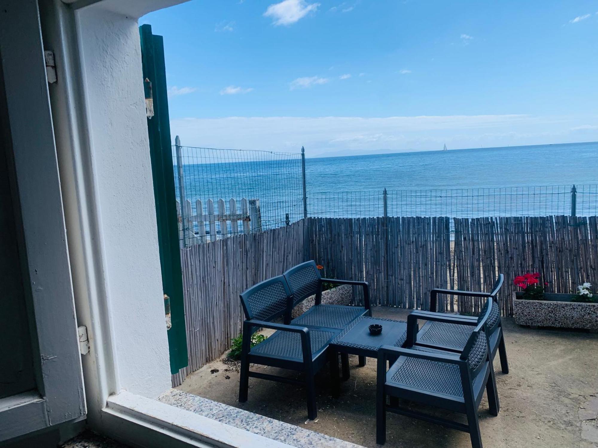 Casina Mare Sulla Spiaggia Capoliveri  Eksteriør billede